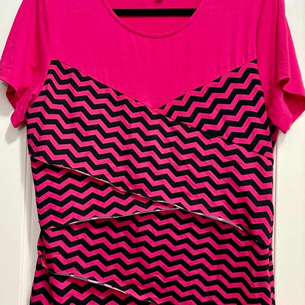 Pink Zigzag Patterned Women's Top - Picture 3 of 5